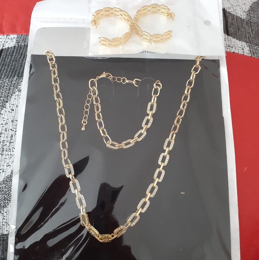 New! Gold fill link set with earrings